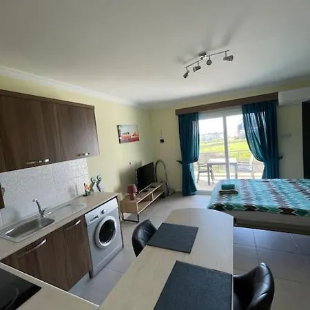 новая студия в жилом комплексе Апартаменты